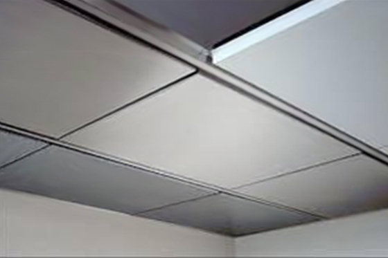 中国 容易ではない変形させた現代天井のタイル、反静的な押された金属の天井のタイル サプライヤー