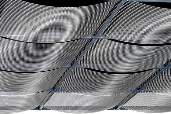 中国 音を吸収するステンレス鋼の天井板資源を節約利用できる色 サプライヤー